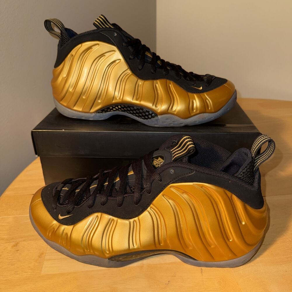 Size 10.5 - Nike Air Foamposite One Metallic Gold - Picture 3 of 11